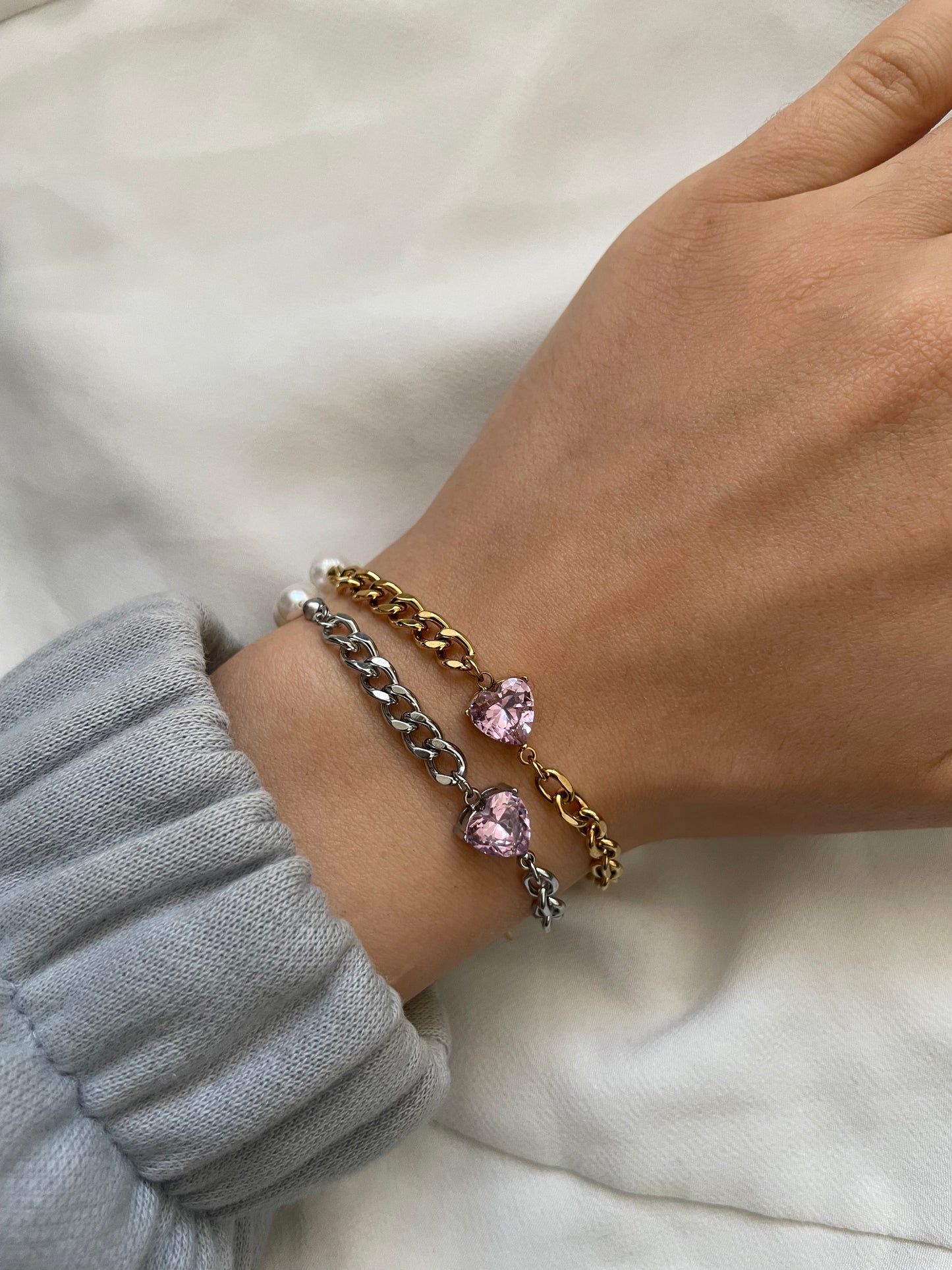 Armband mit Herz und Perlen aus Edelstahl