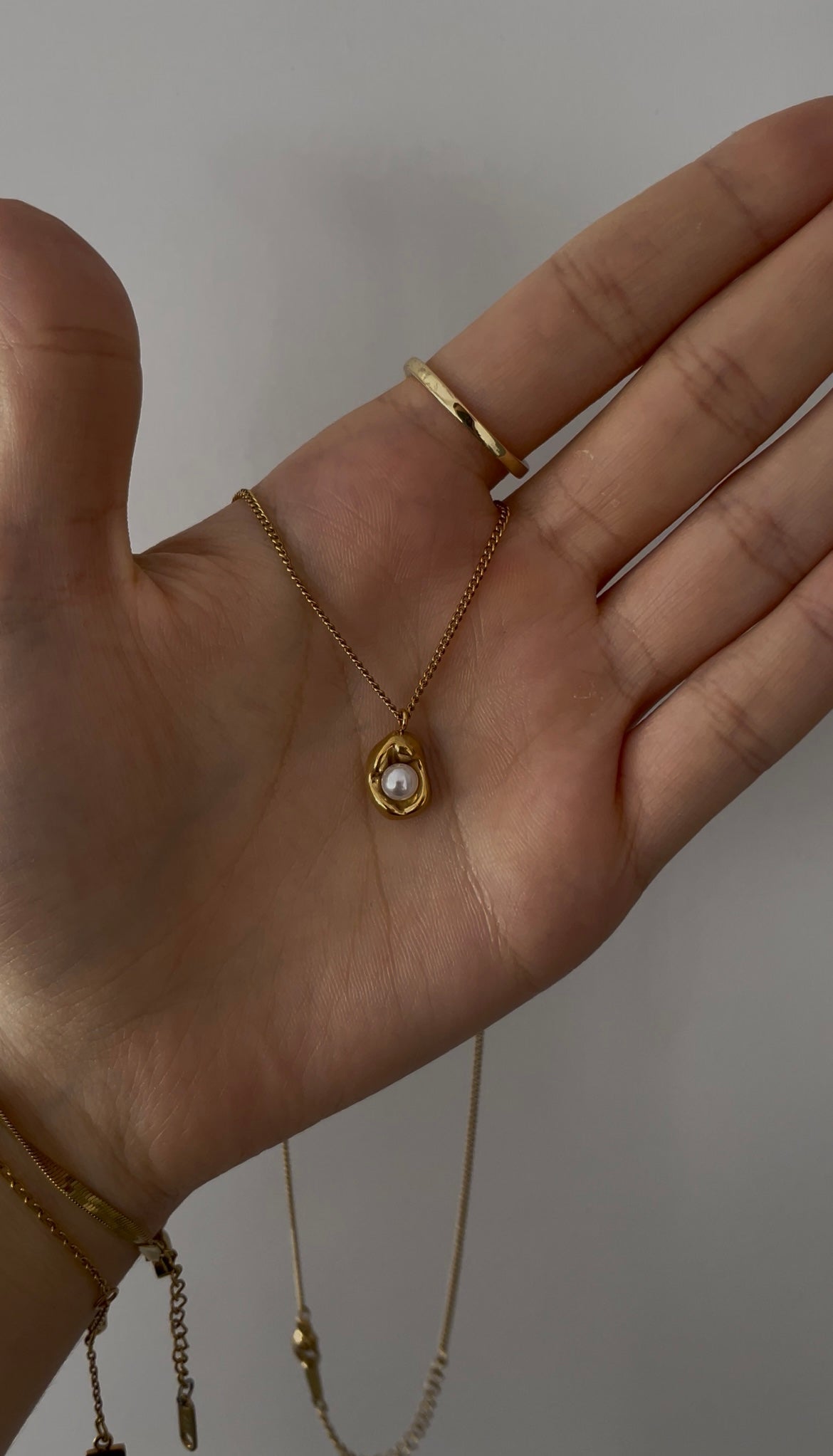 Halskette mit Perlenstein 18k vergoldet