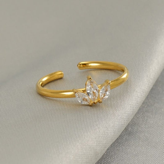 Kleeblatt Ring 18k vergoldet und aus Zirkon