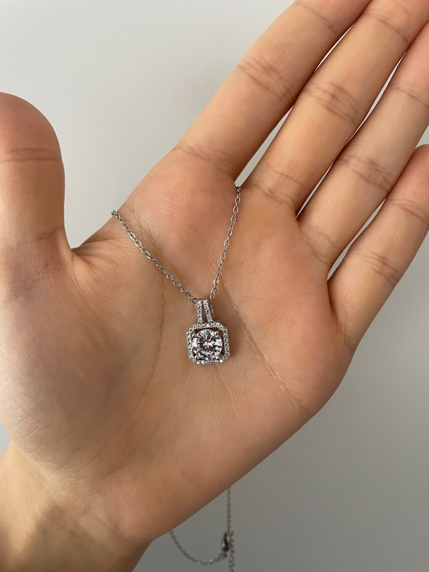 Halskette Silber mit Diamant Stein