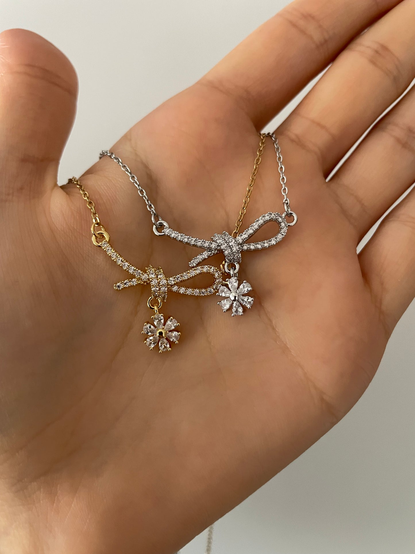 Bogen Kette mit Blumen Anhänger aus Edelstahl