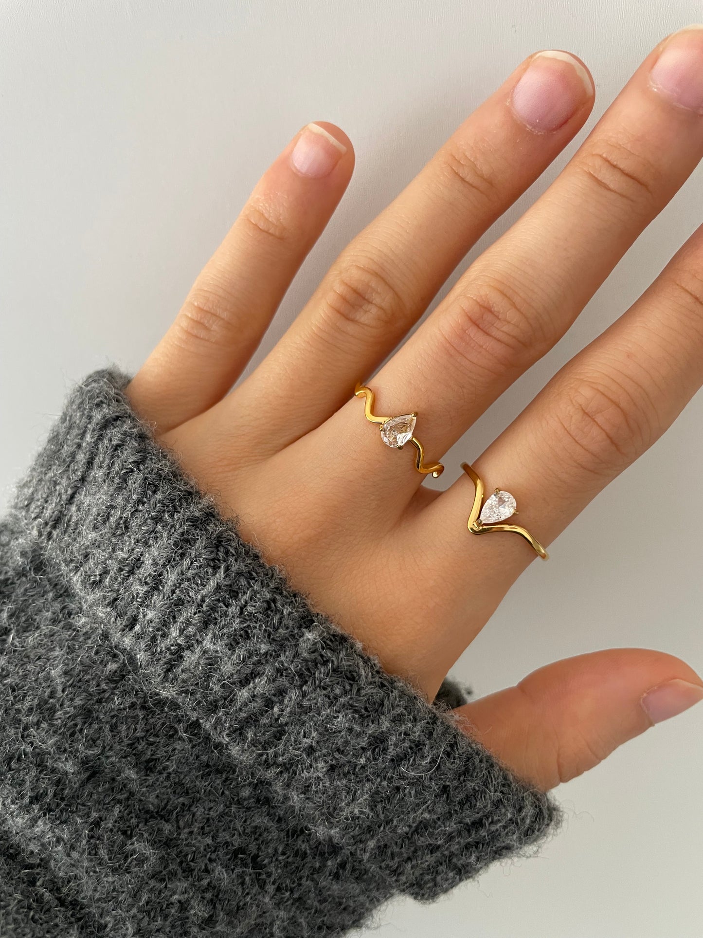 Wassertropfen Ring 18k vergoldet