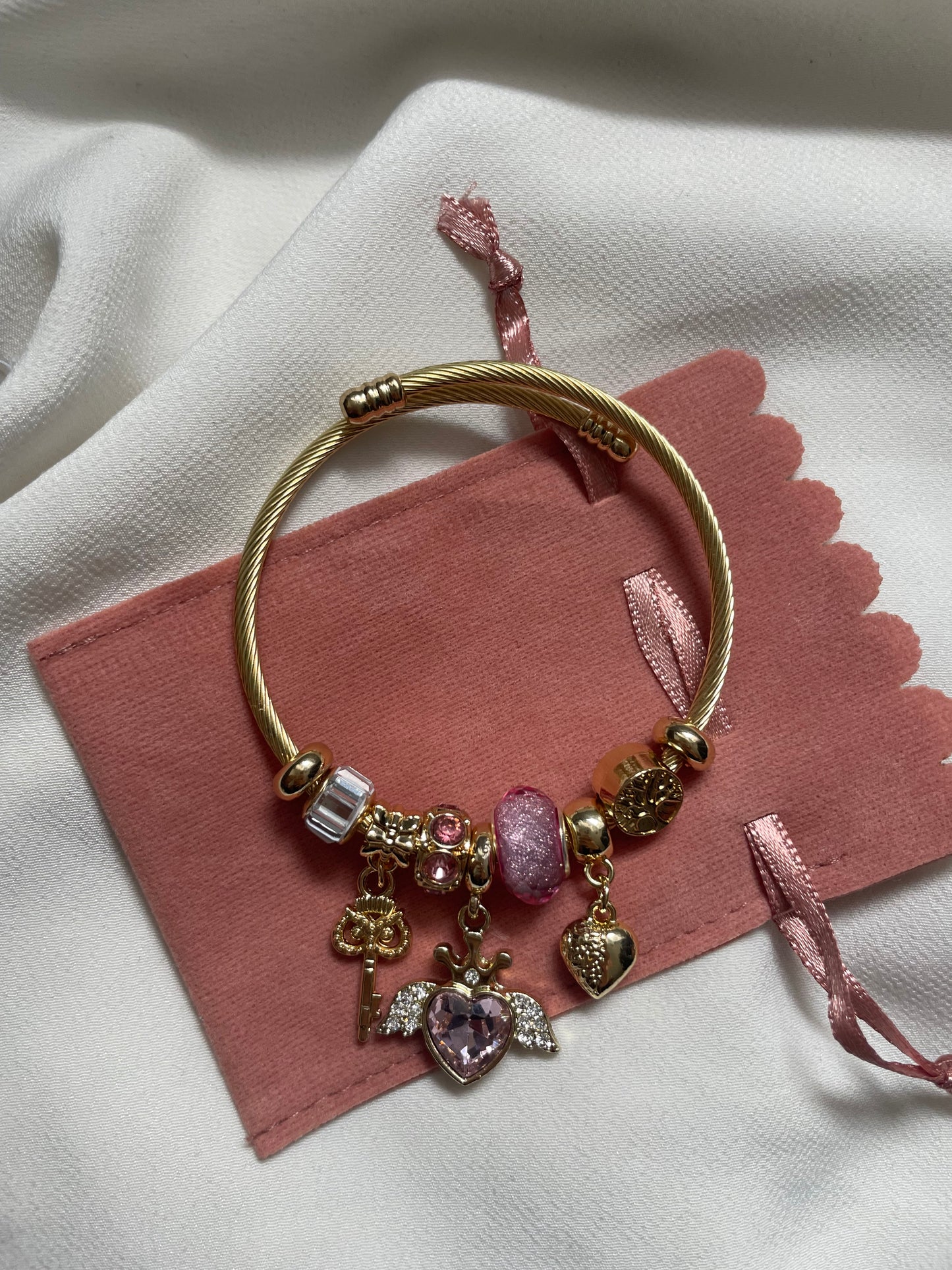 Armband mit Charms aus Titan Stahl